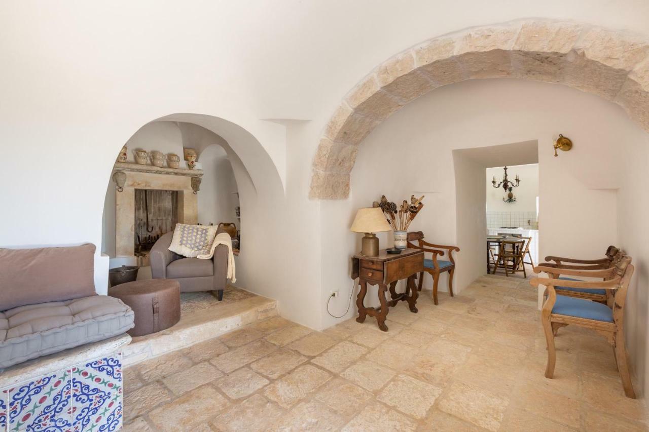 Trullo Il Karrubo Villa Ostuni Exteriör bild