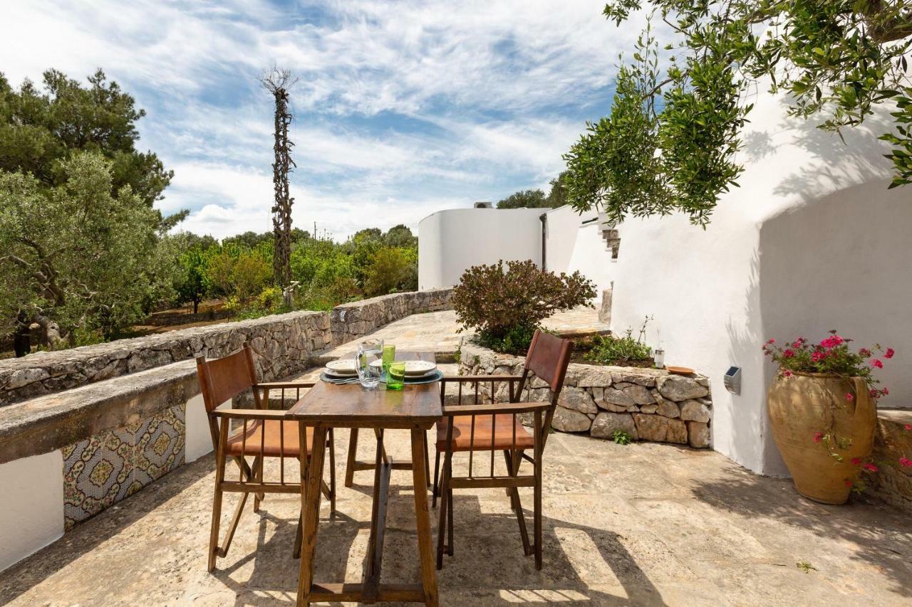 Trullo Il Karrubo Villa Ostuni Exteriör bild