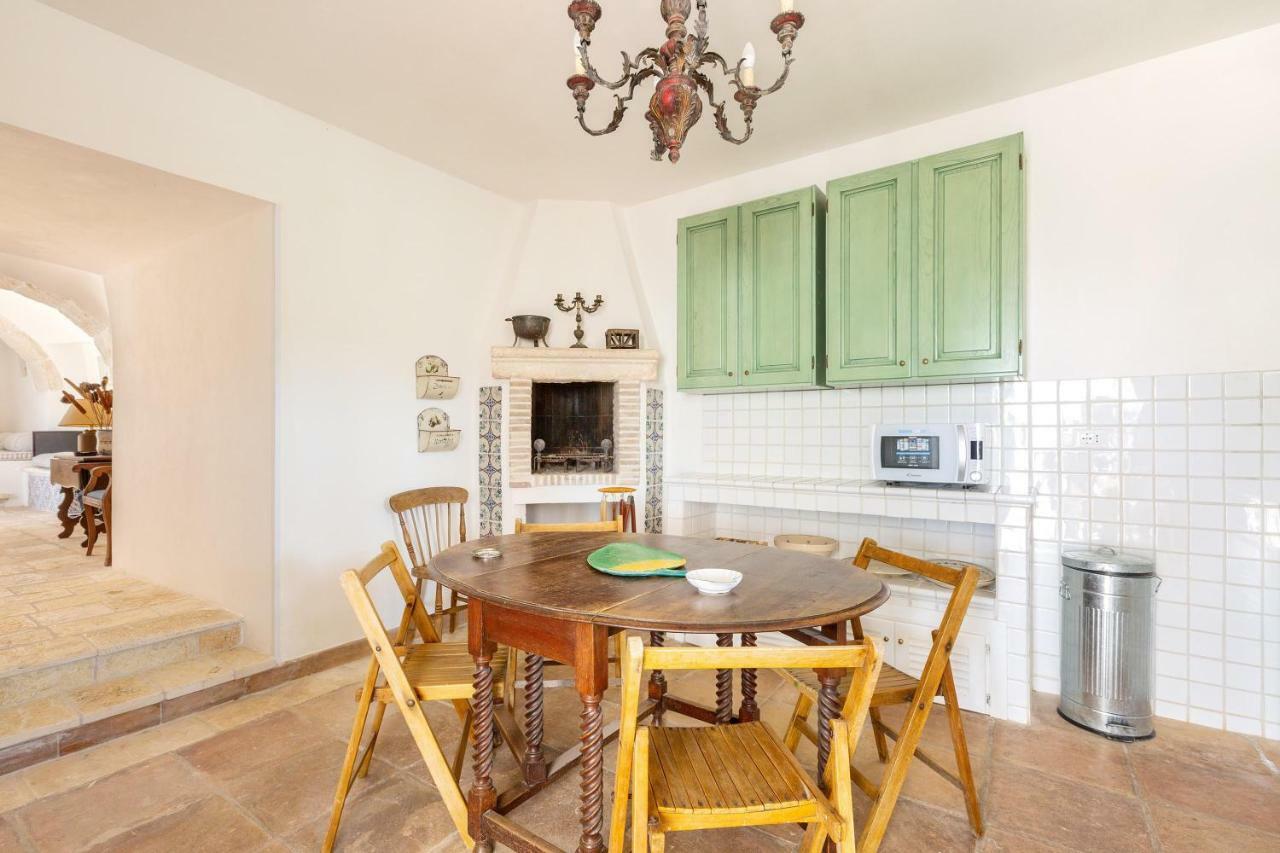 Trullo Il Karrubo Villa Ostuni Exteriör bild