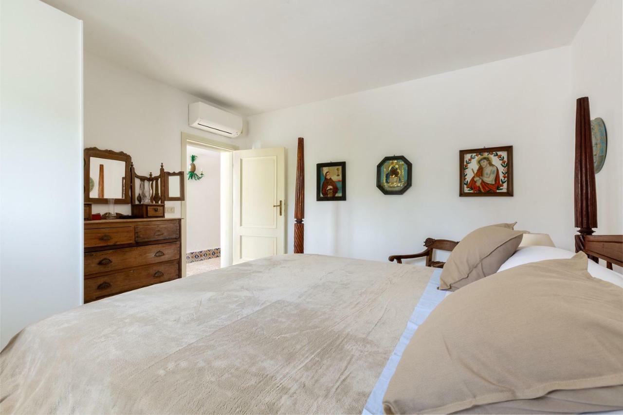 Trullo Il Karrubo Villa Ostuni Exteriör bild
